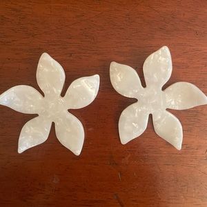 Tuckernuck White Flower Earrings